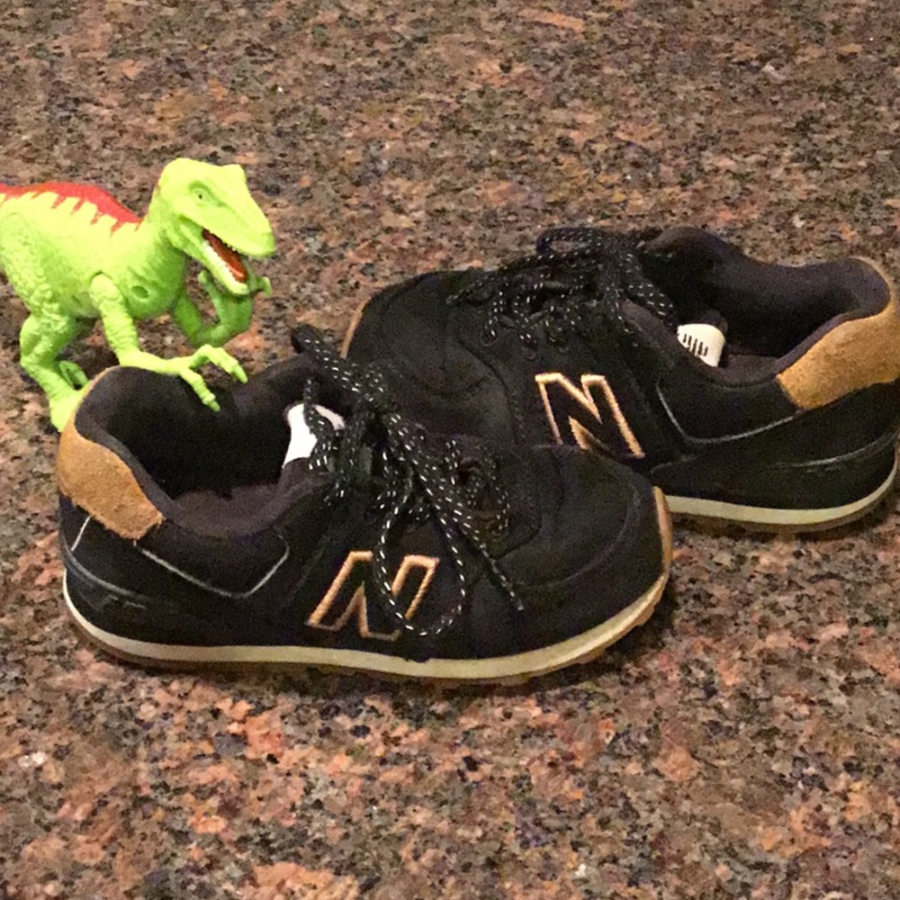 New Balance 8T tennis shoes